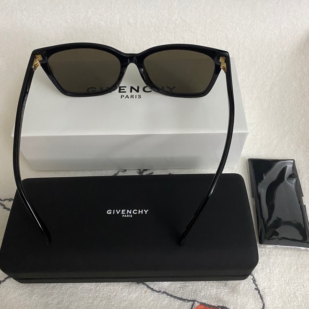 New Authentic Givenchy 55mm Square Sunglasses - image 5
